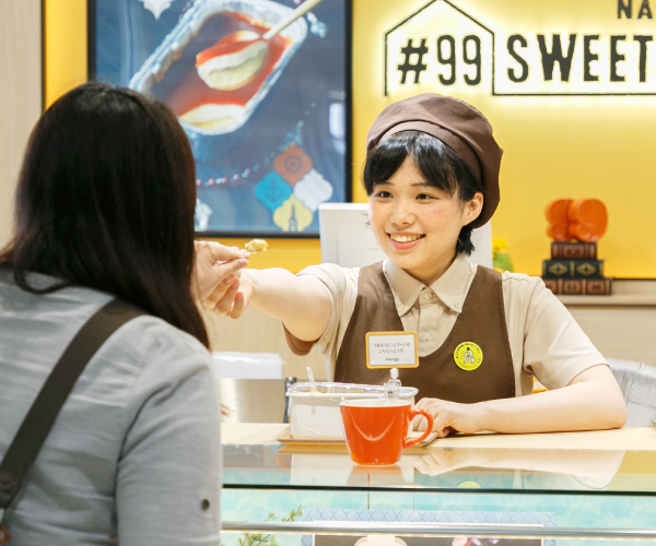 [写真]SWEETS AVENUE 店長 K.Tさん 4